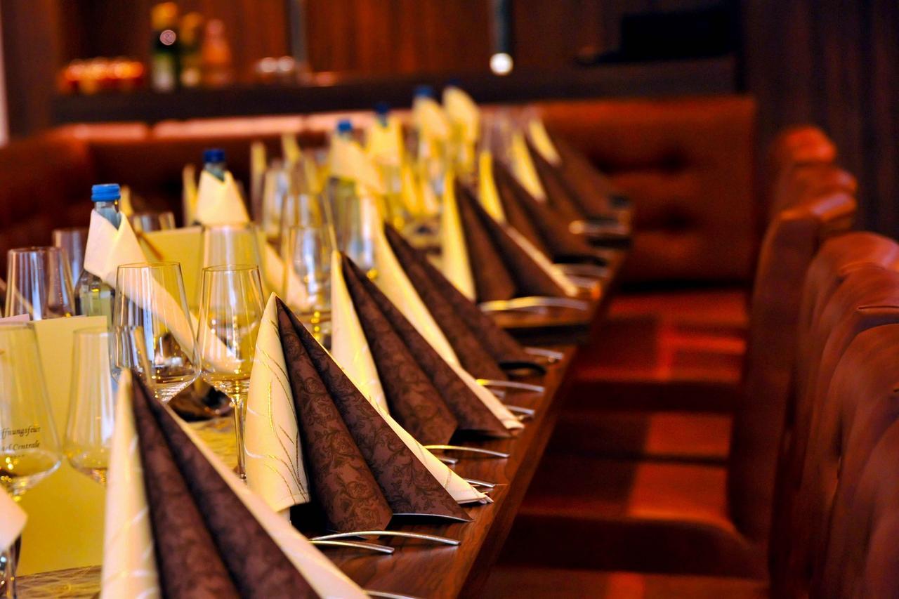 Отель Und Restaurant 4*